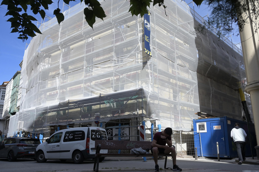 El Ayuntamiento trata de subastar o comprar los inmuebles ruinosos del centro de A Coruña