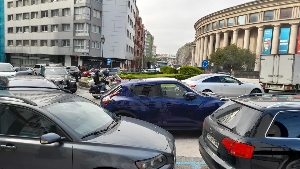 Atasco en la glorieta de América