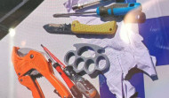 Intervienen armas dos veces en un día al sospechoso de apuñalar a un agente en A Coruña