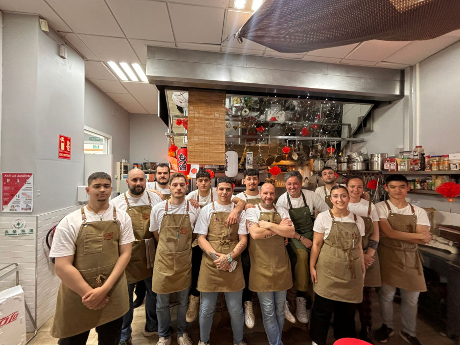 Un viaje de fin de curso de A Coruña al Pacífico para ponerse el babero