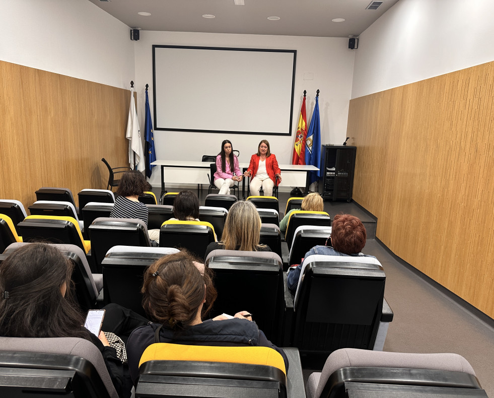 Reunión entre el Ayuntamiento de A Coruña y las direcciones de los centros de enseñanza