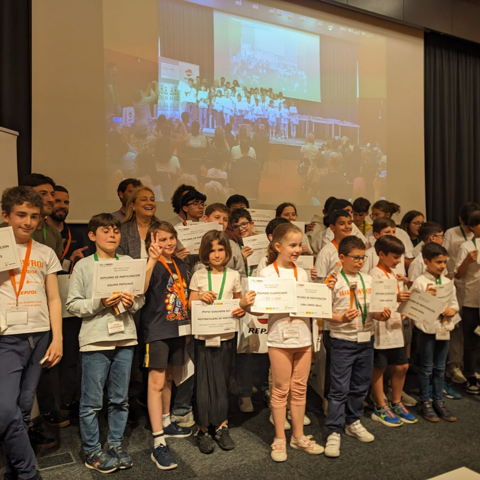 Más de 40 escolares coruñeses participan en la olimpiada robótica