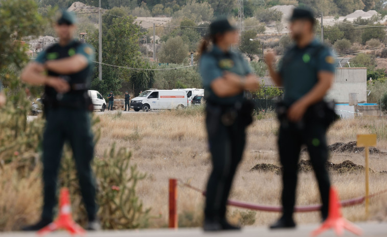 Un hombre mata a su mujer y al hijo de ella en Valencia y después se suicida