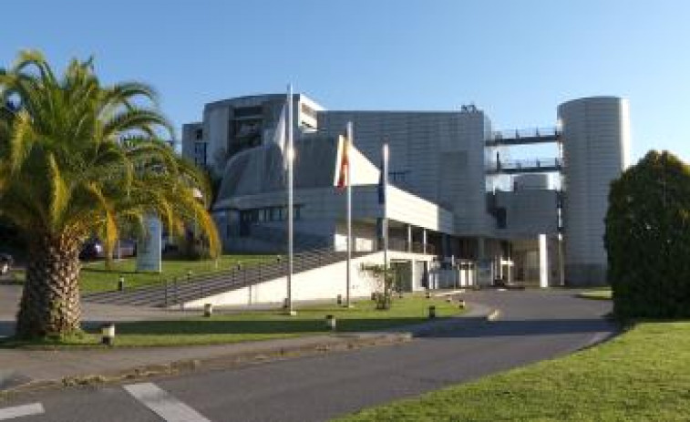 Una adolescente de Pontevedra, en la UCI tras caerle encima una farola