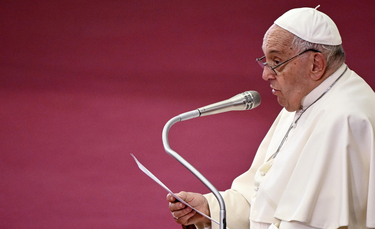 El papa afirma que el aborto es 'un homicidio' y el médico que lo practica es 'un sicario'