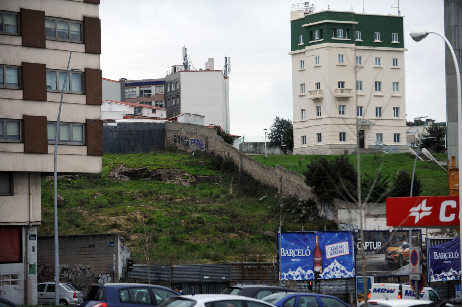 El Ayuntamiento de A Coruña y la propiedad de los terrenos acuerdan construir viviendas en el parque del Agra