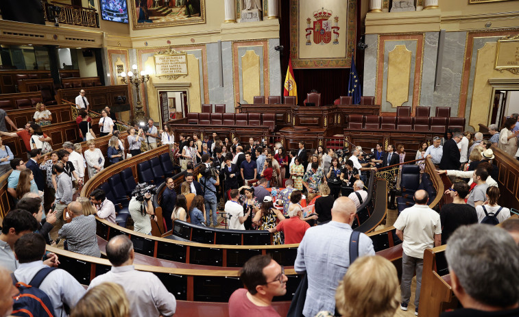Más de 3.300 ciudadanos acuden al primer día de puertas abiertas del Congreso
