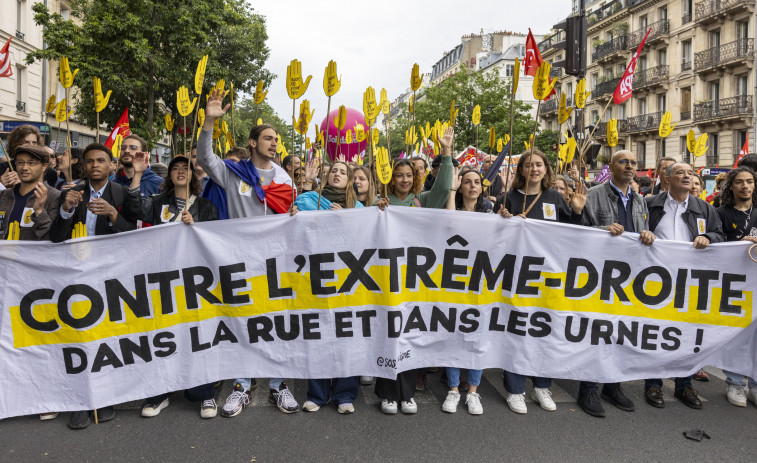 Manifestaciones multitudinarias en Francia contra una extrema derecha al borde del poder