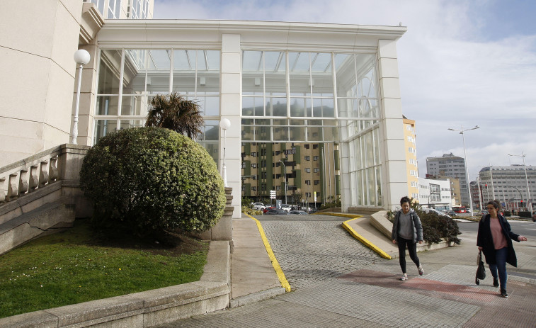 San Juan pone el punto de partida a un verano con los hoteles llenos en A Coruña: “Somos un producto muy interesante”