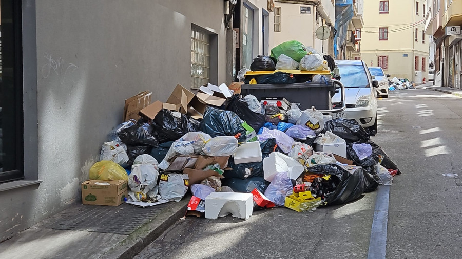 La huelga de basura en A Coruña se amplía en julio y amenaza con ser indefinida en agosto