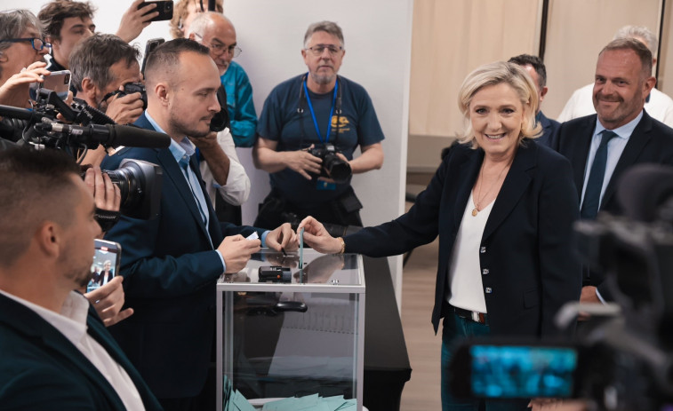 La ultraderecha de Le Pen gana la primera vuelta y podría lograr la mayoría absoluta
