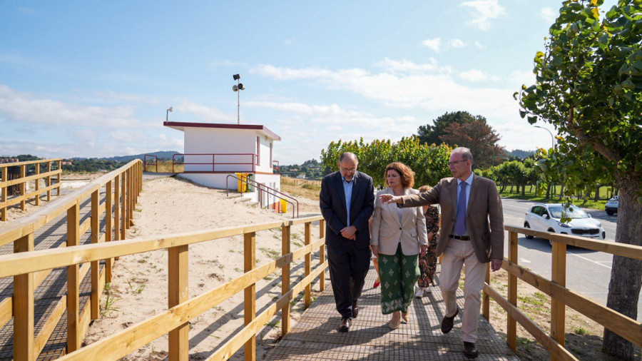 Miño encara el verano tras la regeneración dunar de la Praia Grande