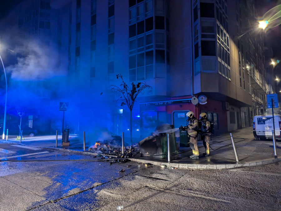 Noche de contenedores quemados en A Coruña