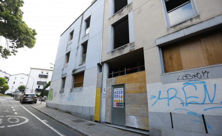 La promoción abandonada de Palavea recupera la actividad tras años como foco de problemas