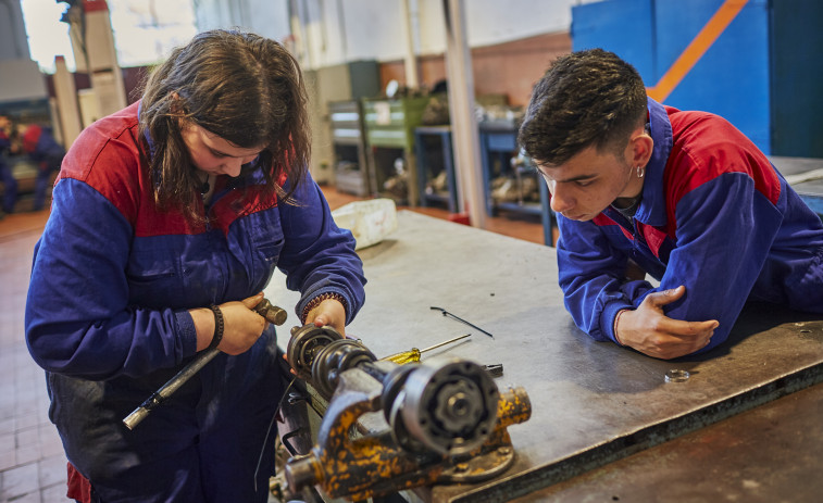 Galicia es una de las comunidades con menor tasa de abandono en la FP