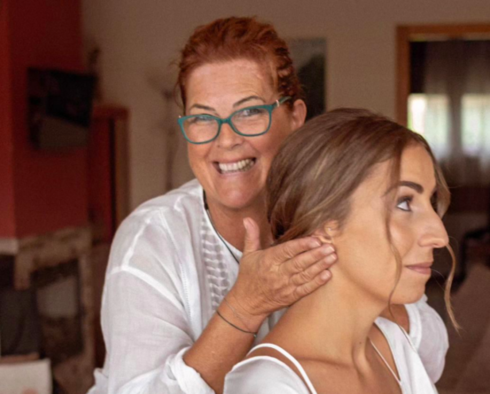 Flor Sanmartin prepranado a una novia