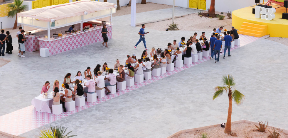 Pull&Bear desembarca en Ibiza con su proyecto 'Not just a DJ' y una pop up store en el hotel Los Felices