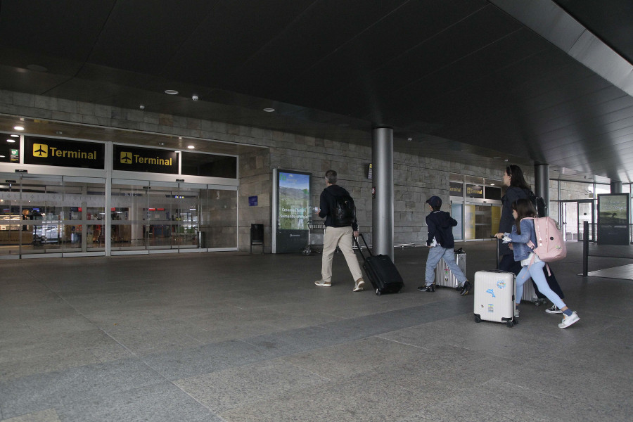 A Coruña apuesta por la unión de los aeropuertos gallegos para hacerle frente al de Oporto