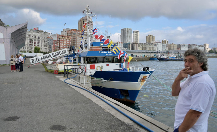 El buque oceanográfico 'Emma Bardán' llega a A Coruña para investigar los bancos de cigala