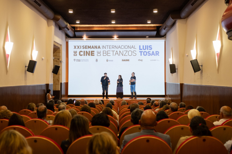 El Alfonsetti acoge la apertura de la semana de cine dedicada a Tosar, con Reixa y una carta de Rivas