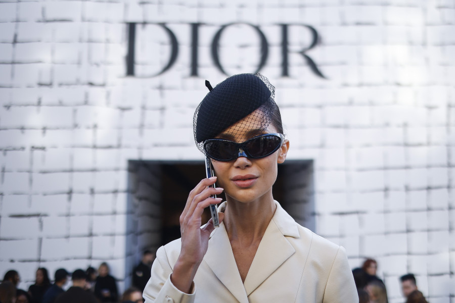 Italia investiga a Armani y Dior por condiciones ilegales de trabajo en sus proveedores