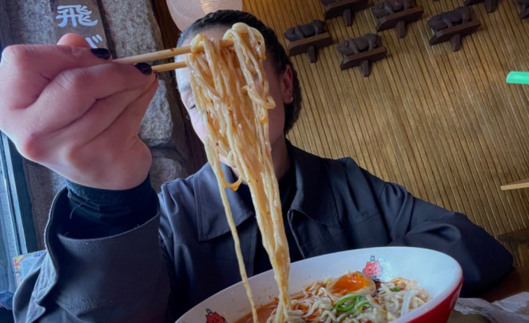 Un nuevo gigante asiático se asienta en A Coruña y crea la 'manzana del ramen'