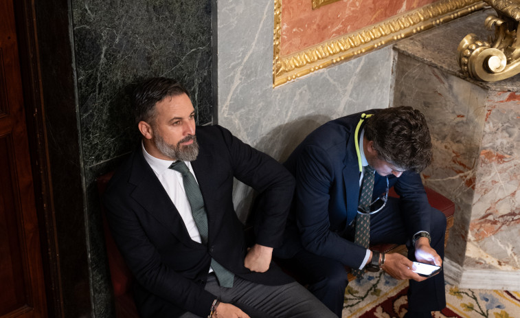 Abascal acusa a Sánchez de 
