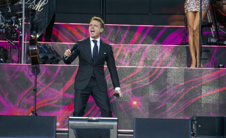 Luis Miguel reinventa el amor en el puerto de A Coruña