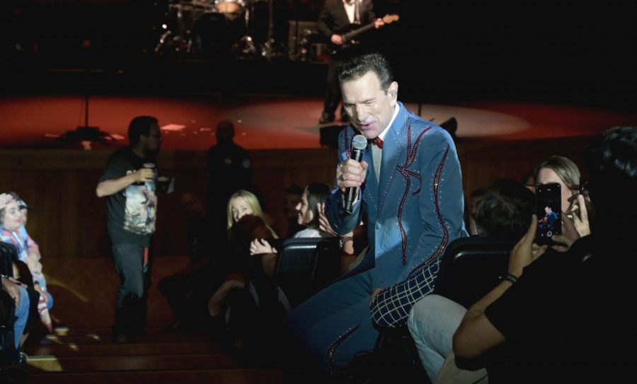 El ‘soft rock’ de Chris Isaak agita aún a los coruñeses 31 años después