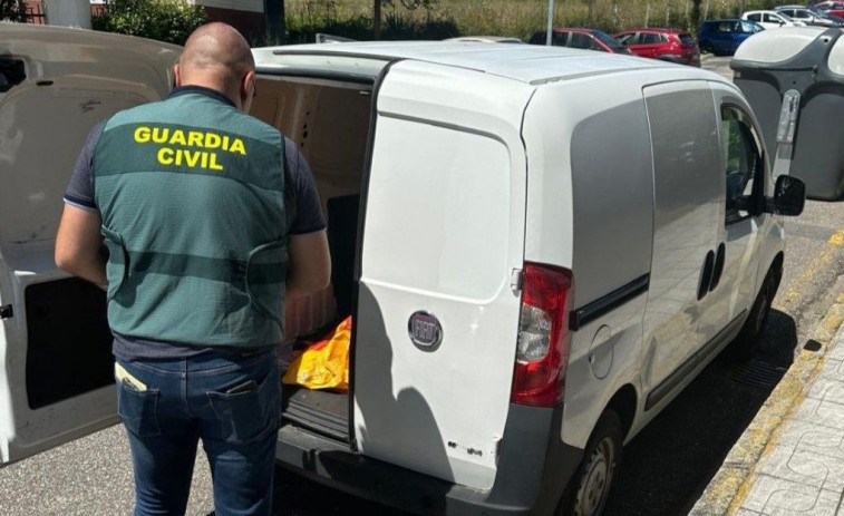 Investigan a dos conductores por ir en sentido contrario por la Autovía de O Salnés
