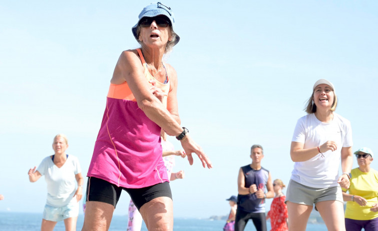 La zumba, el yoga o el tai chi inundarán las calles de A Coruña hasta finales de agosto