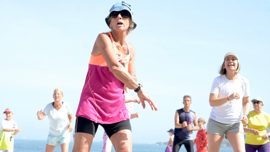La zumba, el yoga o el tai chi inundarán las calles de A Coruña hasta finales de agosto
