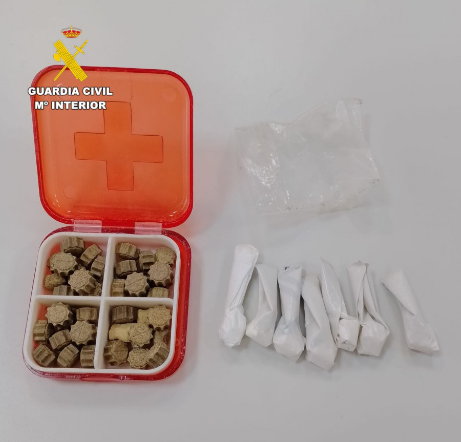 Investigado un vecino de Arteixo al que se le interceptó cocaína y pastillas para su venta