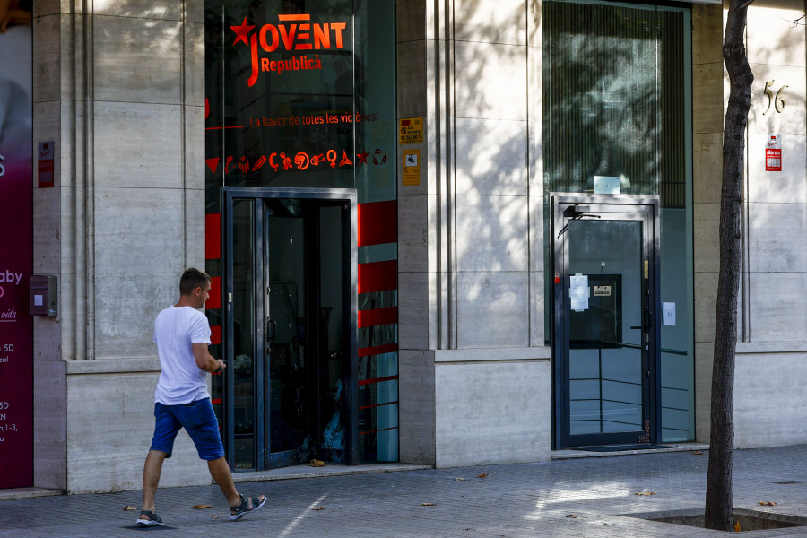 Las juventudes de ERC avalan investir a Illa y le aseguran la mayoría para ser president