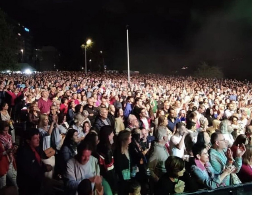 Los vecinos de Novo Mesoiro se hartan del Ayuntamiento de A Coruña y se desentienden de las fiestas