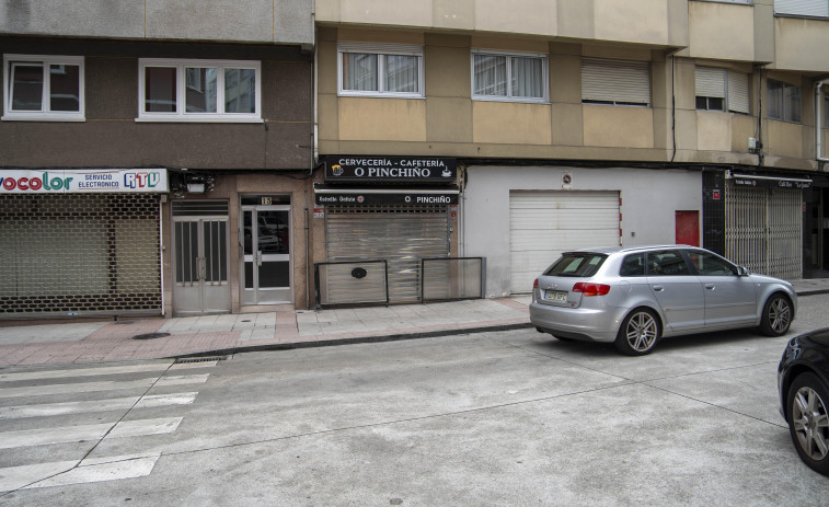“Se puede pagar con Vía-T”, las reseñas jocosas del bar de Os Mallos contra el que se estrelló un coche