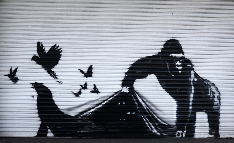 Retiran la pintura del artista callejero Banksy en el Zoo de Londres para 