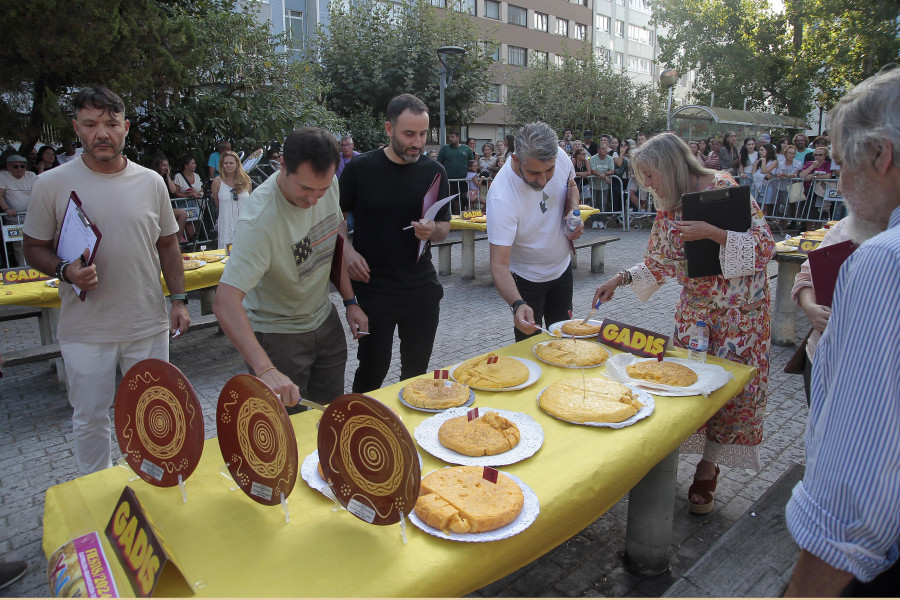 Nueve prestigiosos paladares para elegir la mejor tortilla en O Castrillón