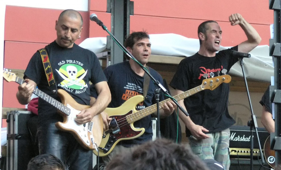 El PP solicita a Inés Rey que retire a la Banda Bassotti del cartel del Flores Rock