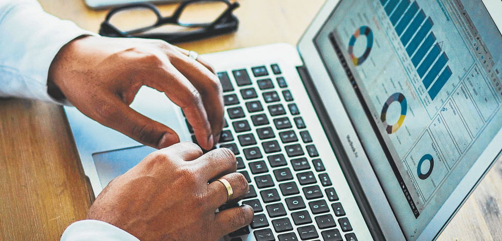 Miles de pymes y autónomos gallegos tienen seis meses para obtener la factura electrónica a través del Kit Digital
