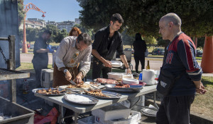 Las fotos de la churrascada en la explanada de la Torre