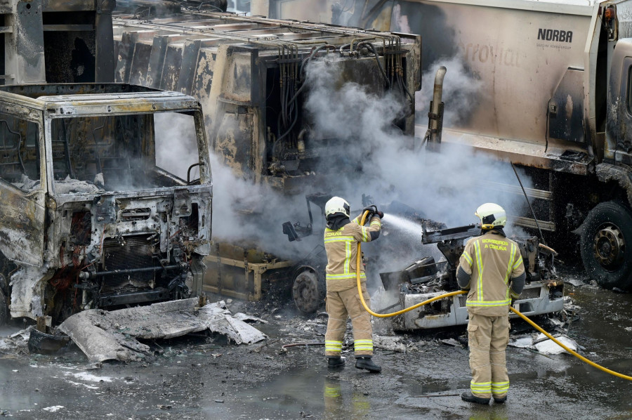 La federación de vecinos de A Coruña se suma a las condenas por el incendio en PreZero