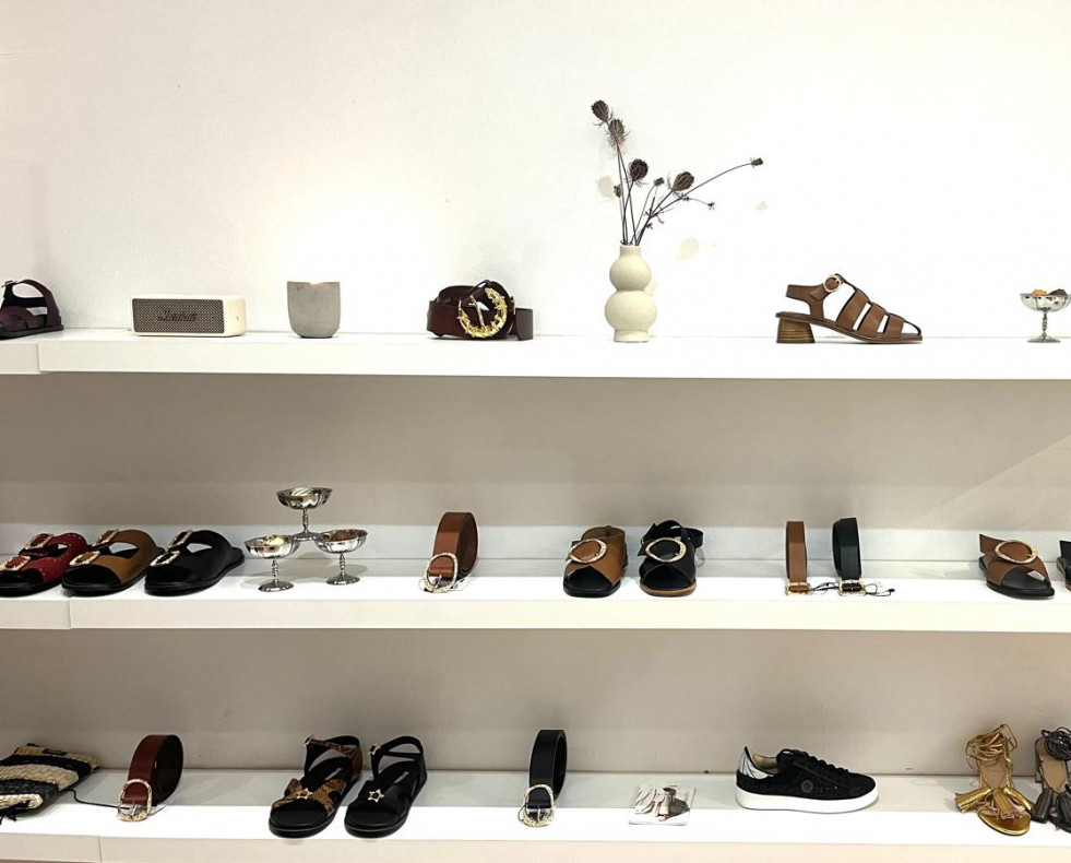 El interior del store de Jimenas en Santiago de Compostela