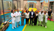 Un jardín terapéutico y un huerto ‘inyectan’ color y amabilidad  al Materno Infantil Teresa Herrera