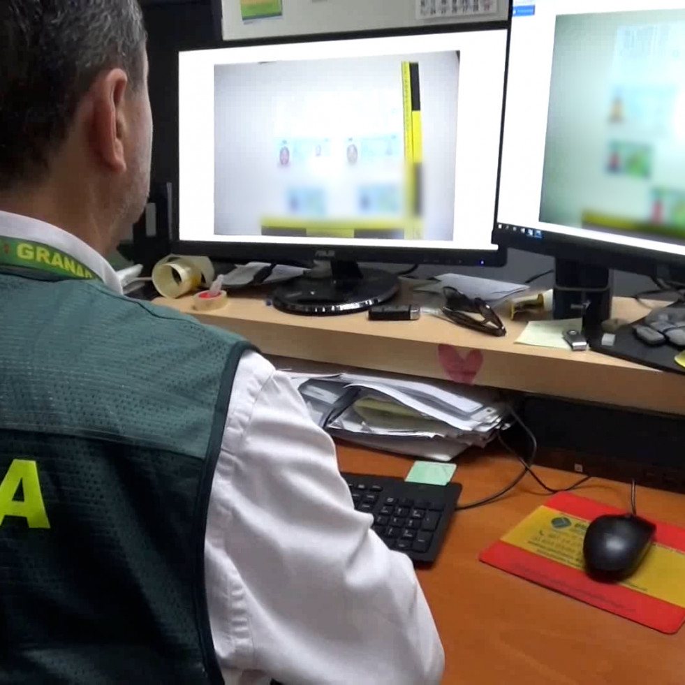 Investigan a un grupo criminal por robos por el método del coleccionista de billetes en la provincia de A Coruña
