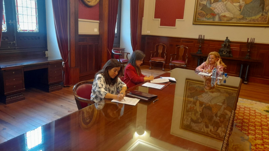 El Ayuntamiento de A Coruña firma con Pocomaco la cesión de su viario