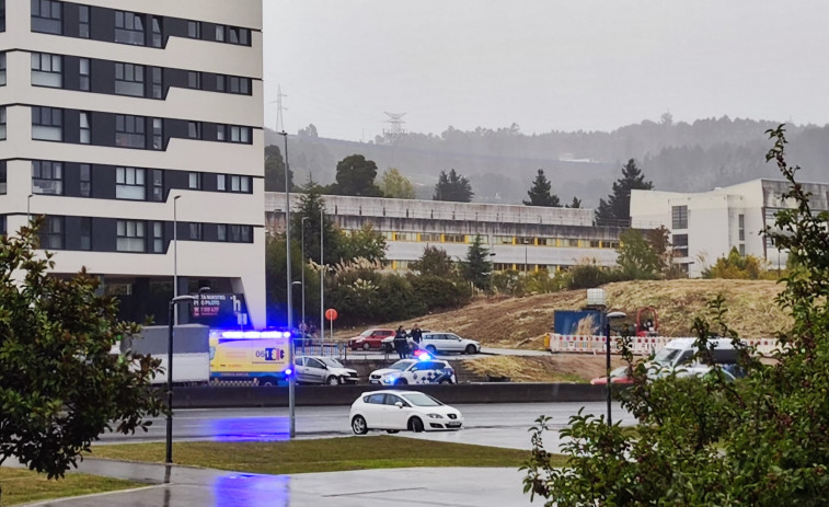 Una persona resulta herida en una salida de vía en la avenida García Sabell de A Coruña