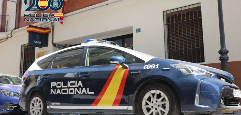 El Tedax interviene en una parada de bus de A Coruña