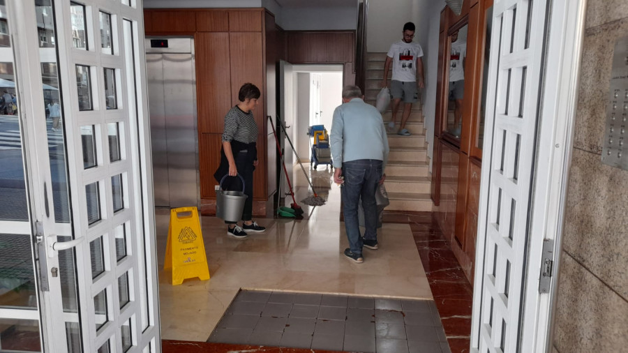 Una inundación causa graves daños en un piso y un bajo de Matogrande