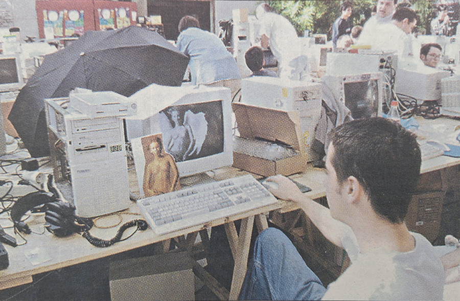 Hace 25 años | Mochilas, “bocatas” y ordenadores en la fiesta informática del Fórum